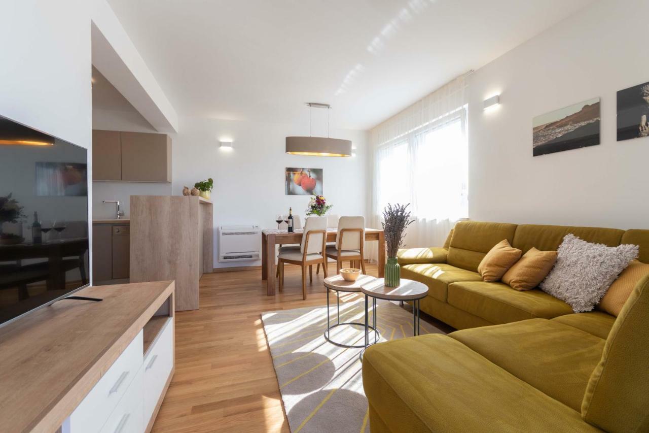 Apartment House Ivan John ポドストラナ エクステリア 写真