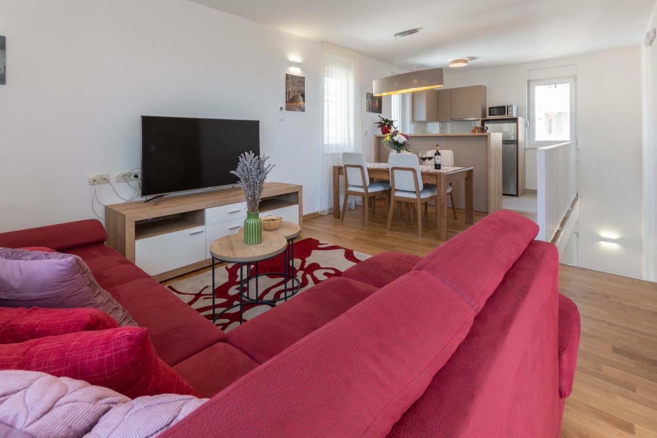 Apartment House Ivan John ポドストラナ エクステリア 写真